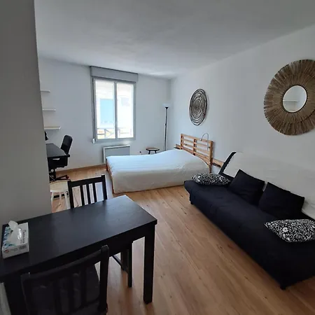 T1 - Centre Apartment